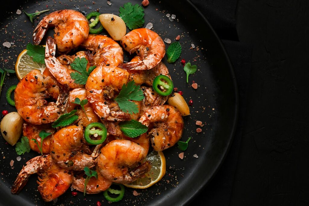 Fried shrimp, headless, with spices, grilled, homemade, no people,